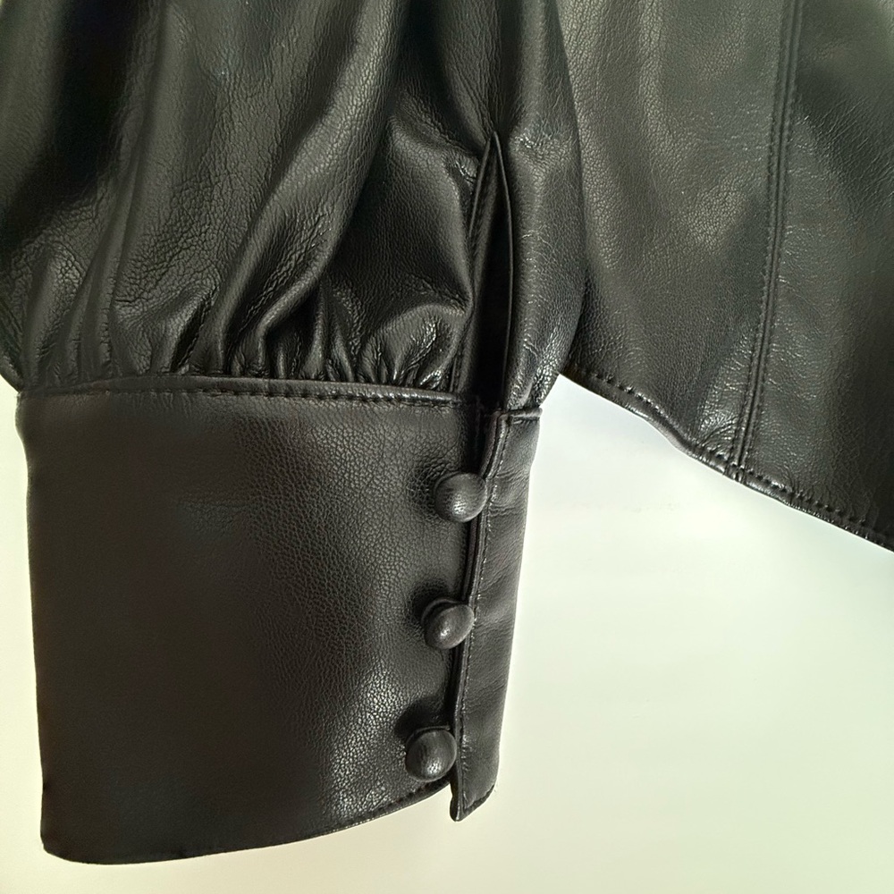 Alice+Olivia vegan leather puff sleeve blouse with a collar XS - Picture 7 of 7